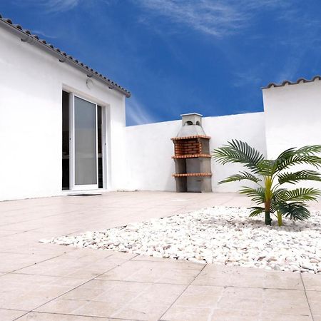 Magnolia - Casa Com Dois Quartos Junto Ao Mar - Renovada Em 2023 มอสเตรอส ภายนอก รูปภาพ