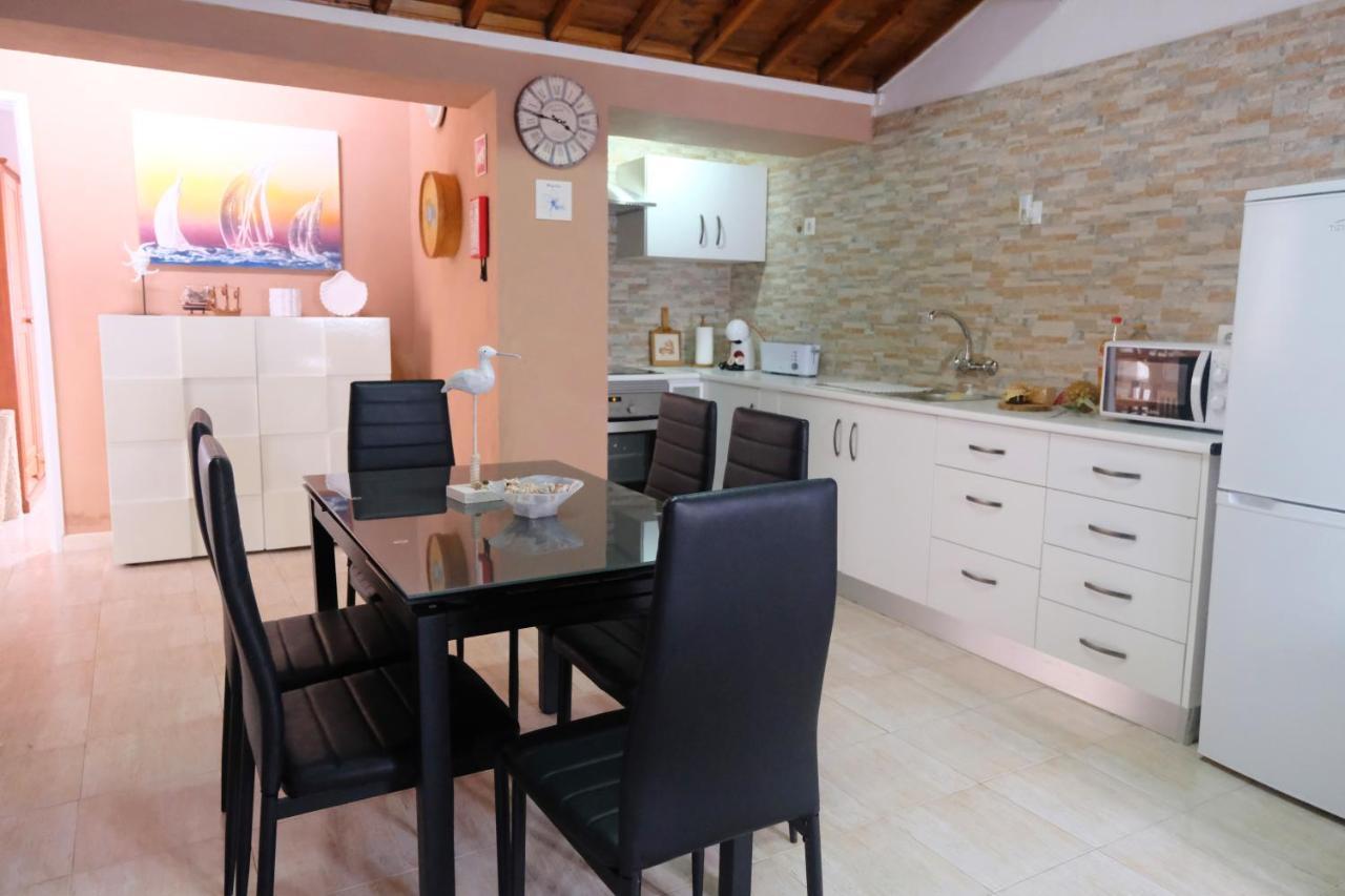 Magnolia - Casa Com Dois Quartos Junto Ao Mar - Renovada Em 2023 มอสเตรอส ภายนอก รูปภาพ